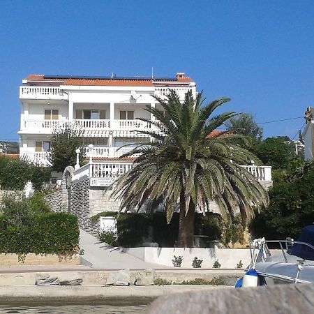 Apartments And Rooms Vinko Barbat na Rabu Exterior foto